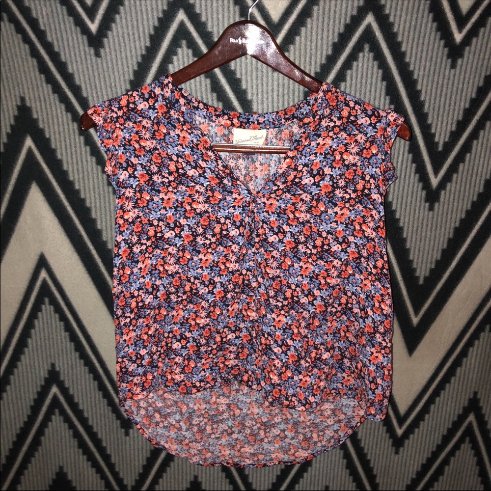 Universal thread floral Print top